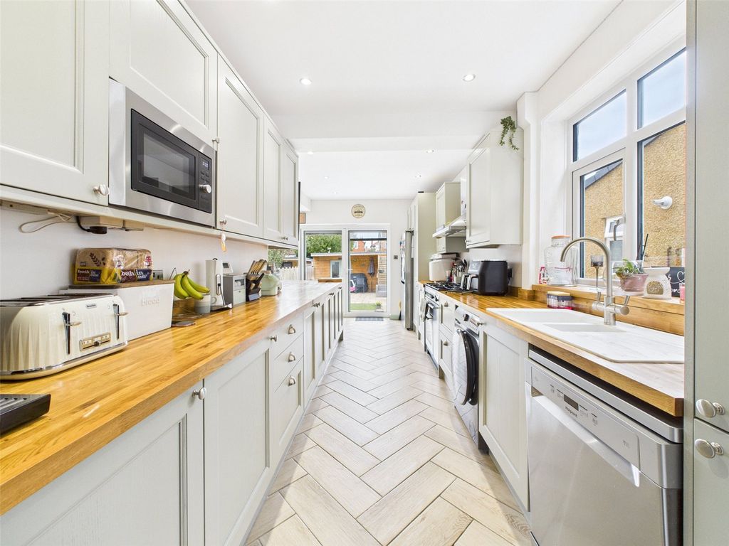 Property photo 2 of 22 Picture No. 08