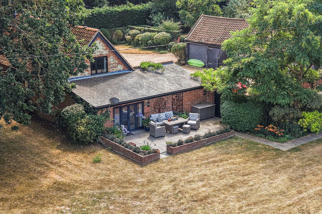Property photo 2 of 38