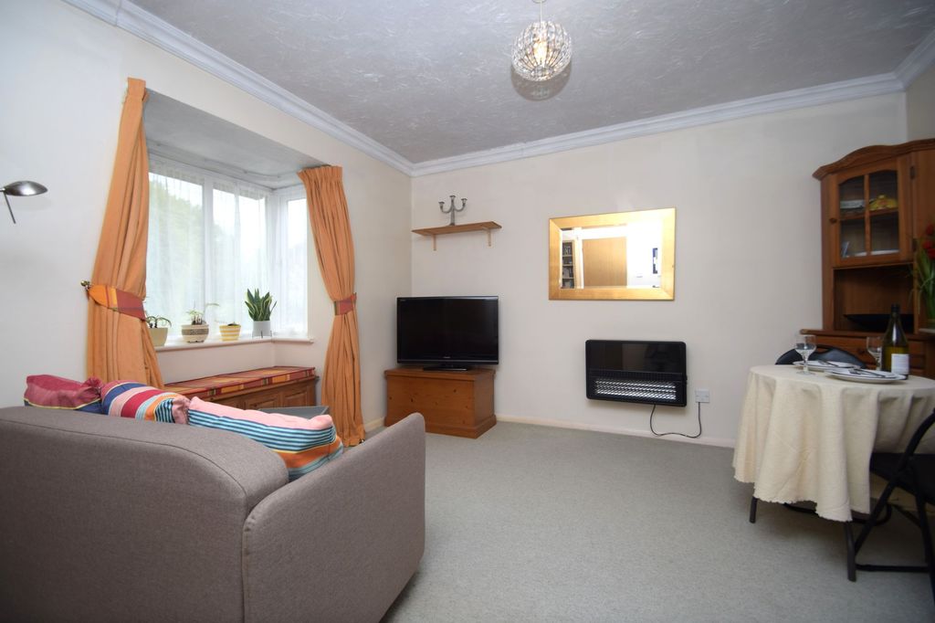 Property photo 3 of 11