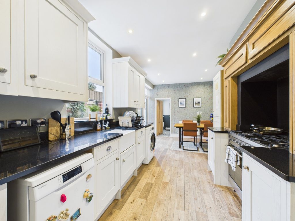 Property photo 3 of 16 4790675