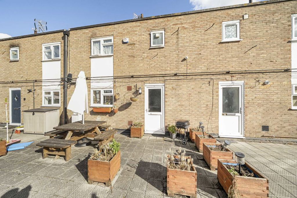 Property photo 1 of 5