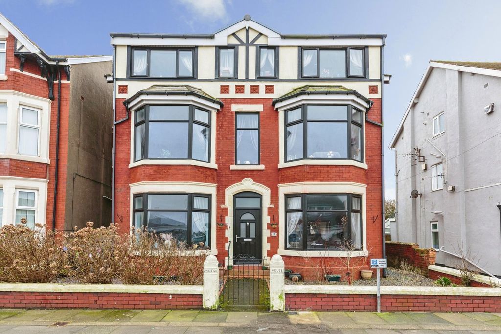 Property photo 1 of 25