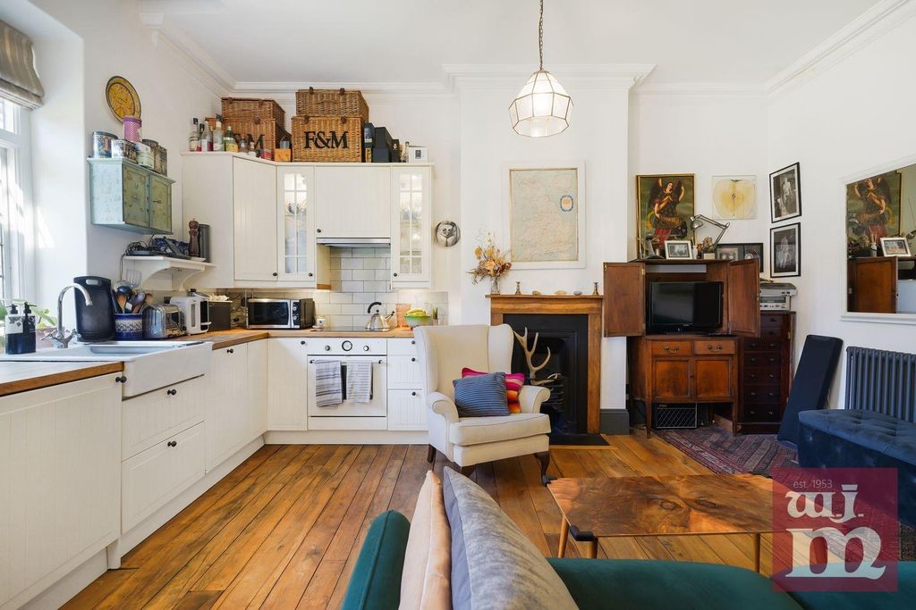 Property photo 3 of 14 Open-Plan Kitchen/ Living