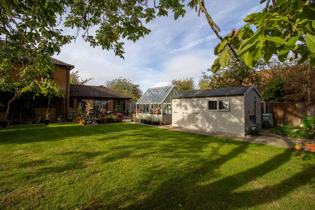 Property photo 2 of 33 5377545