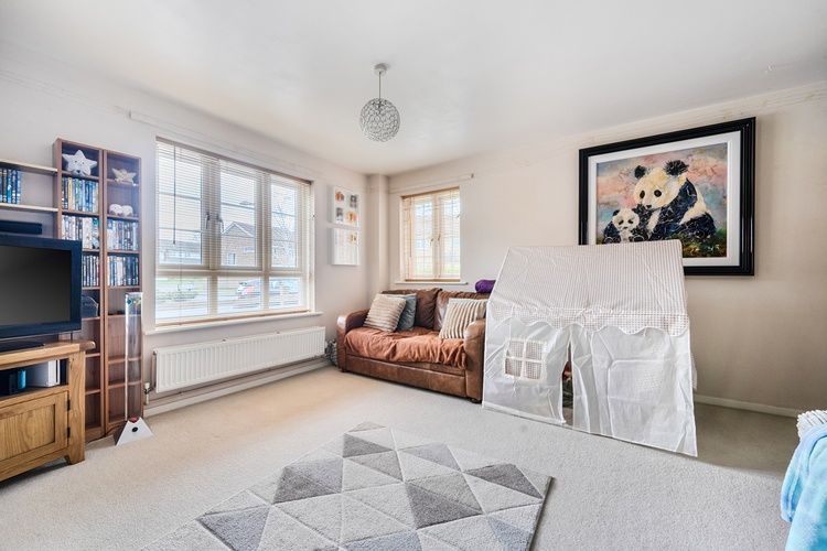 Property photo 2 of 20