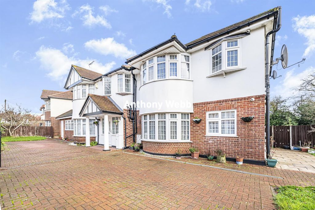 Additional image 27 of 7 bed detached house for saleChalkwell Park Avenue, Enfield EN1