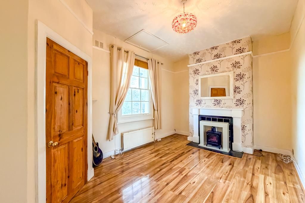 Property photo 2 of 14 Lounge