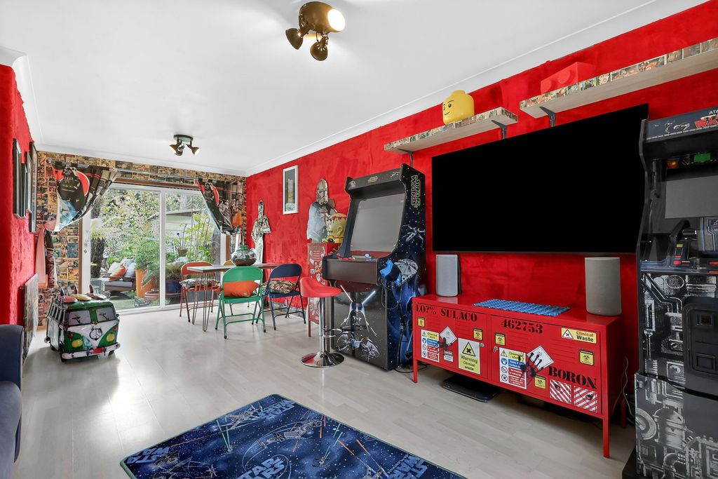 Property photo 2 of 43