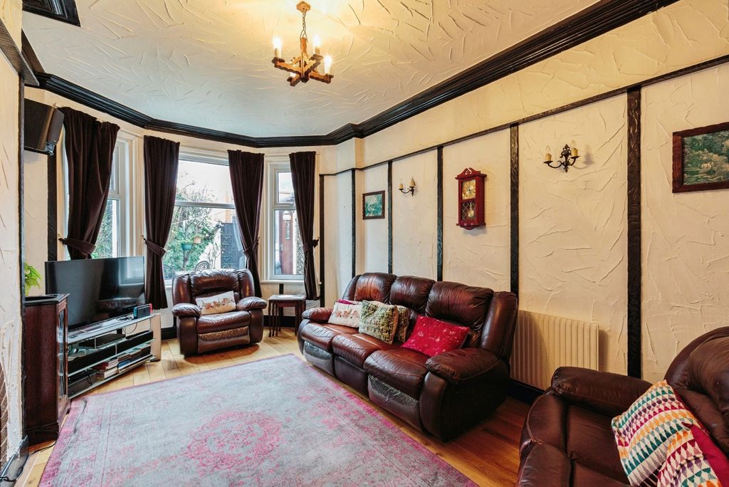 Property photo 2 of 28 Pbox-Img.Jpg