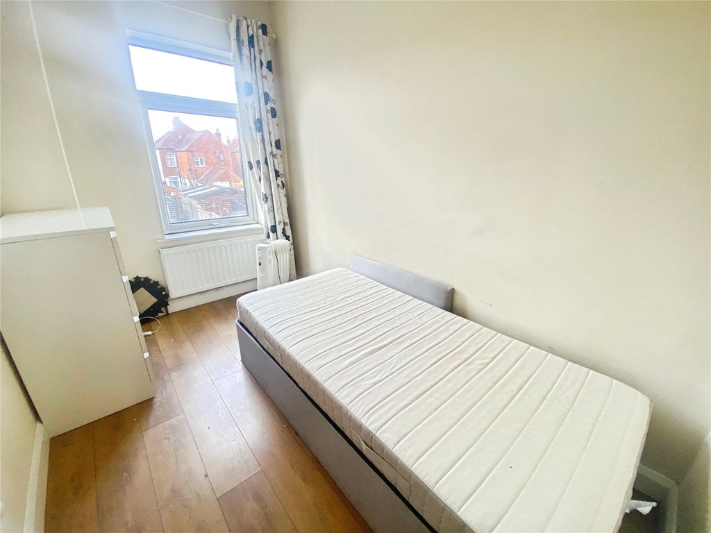 Property photo 2 of 5 Room 4