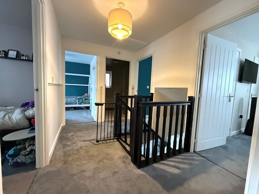 Property photo 2 of 21 Photograph 11