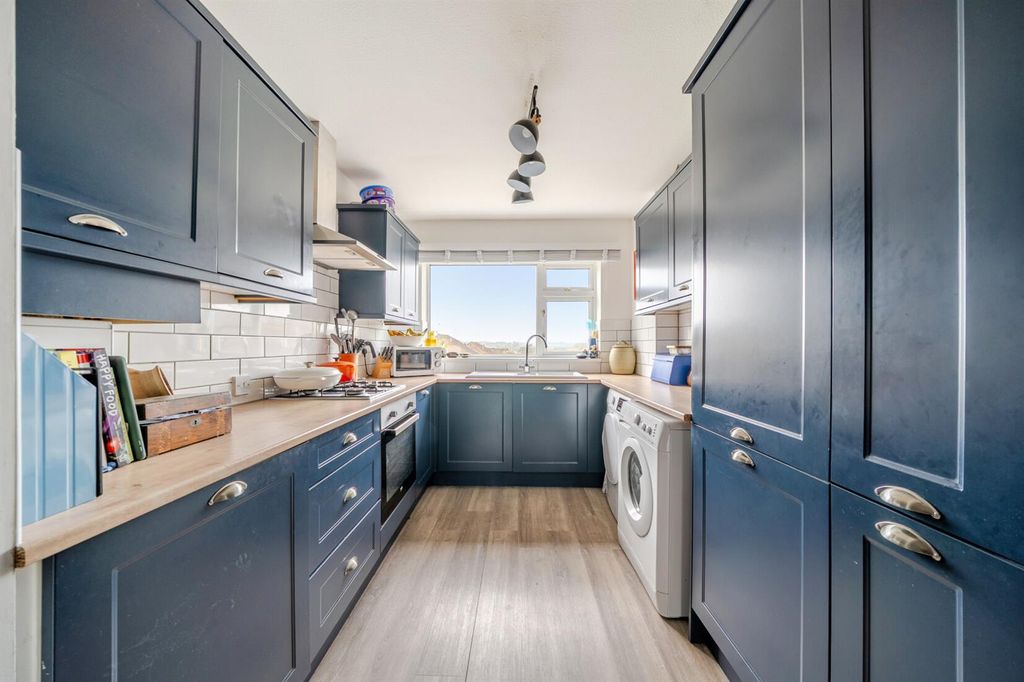 Property photo 2 of 25 1424175-15-69A72F1c6477F.Jpg