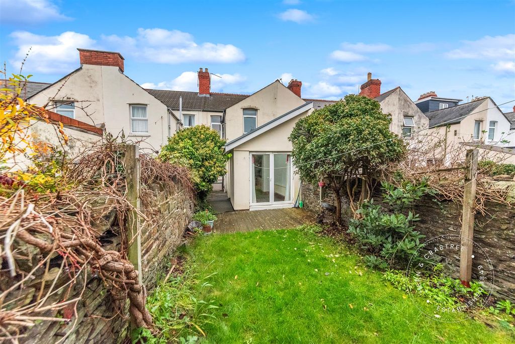 Property photo 3 of 34 Inverness-Place-25.Jpg