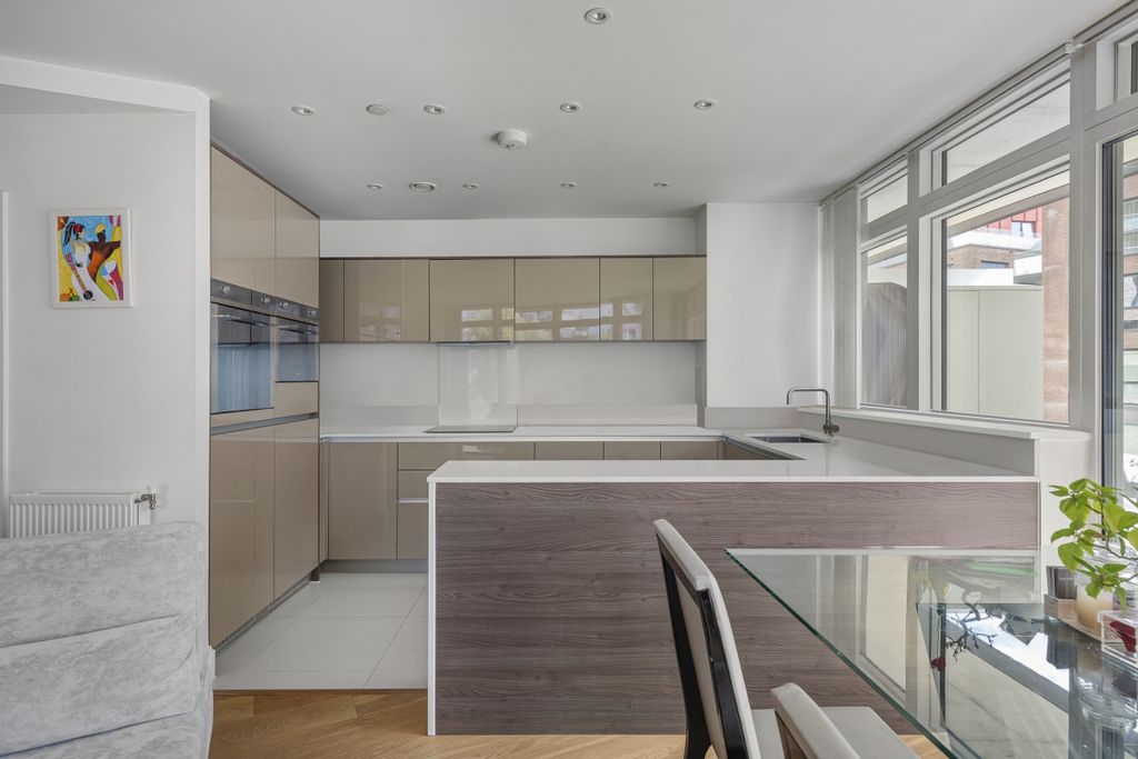 Property photo 3 of 13 094A5375
