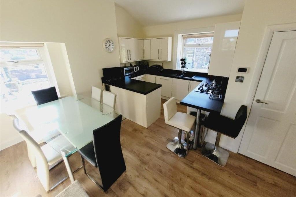 Property photo 3 of 41