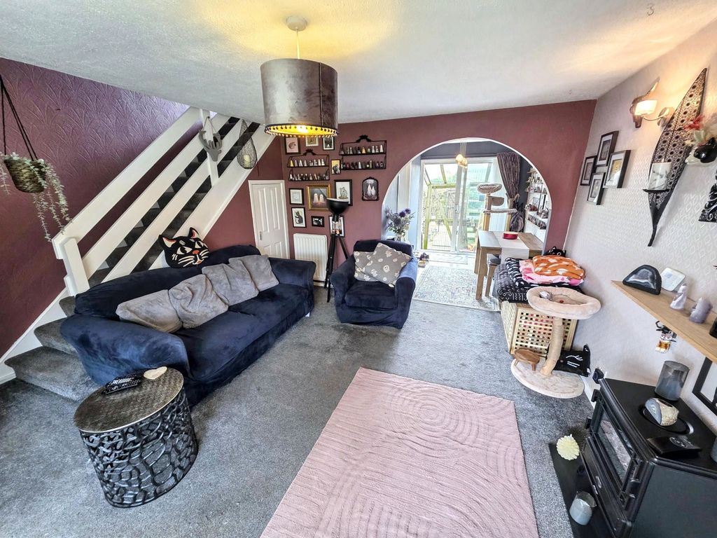 Property photo 2 of 17