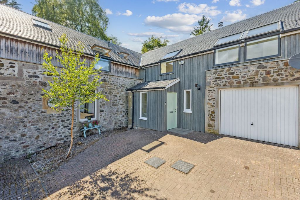 Property photo 1 of 33