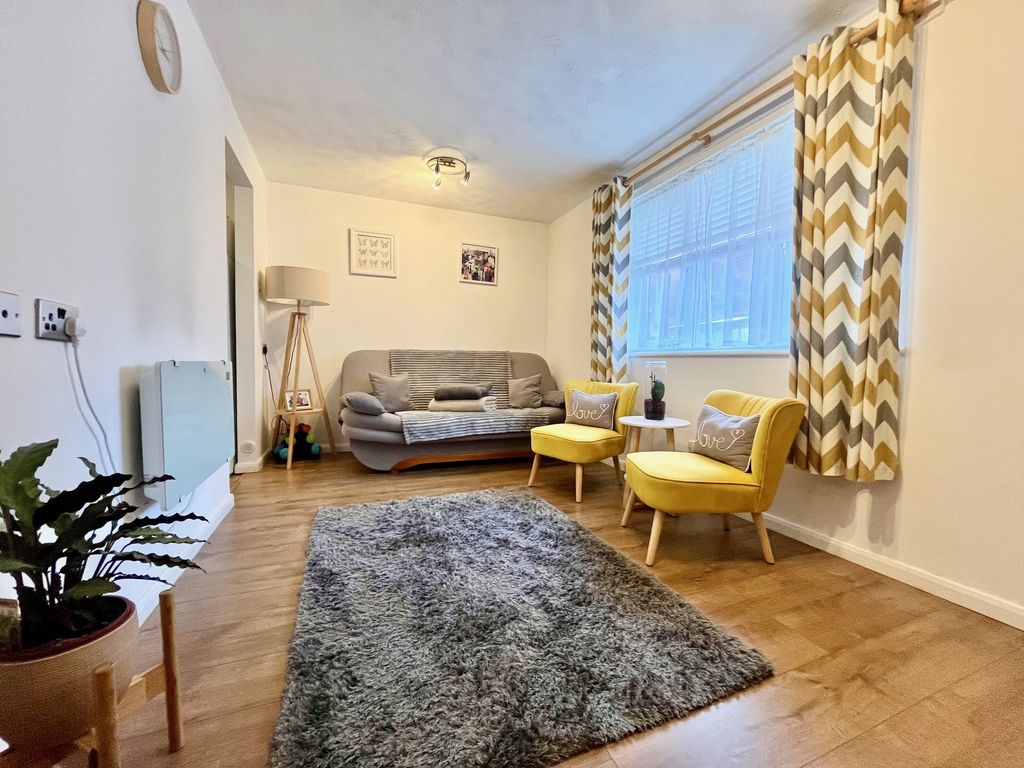 Property photo 3 of 7