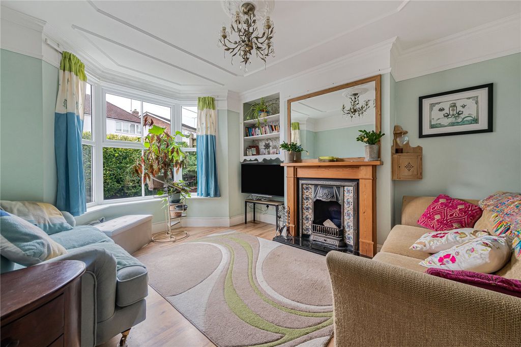 Property photo 2 of 18 Picture No. 13