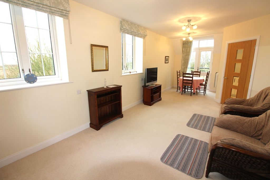 Property photo 2 of 13