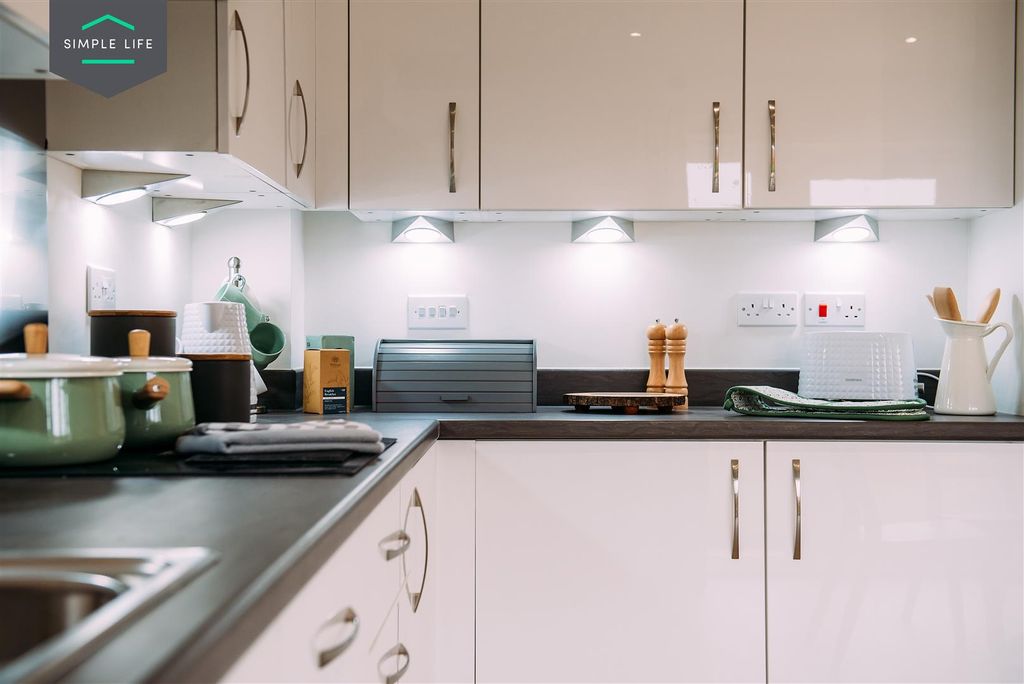 Property photo 3 of 7 Trent_Kitchen2.Jpg