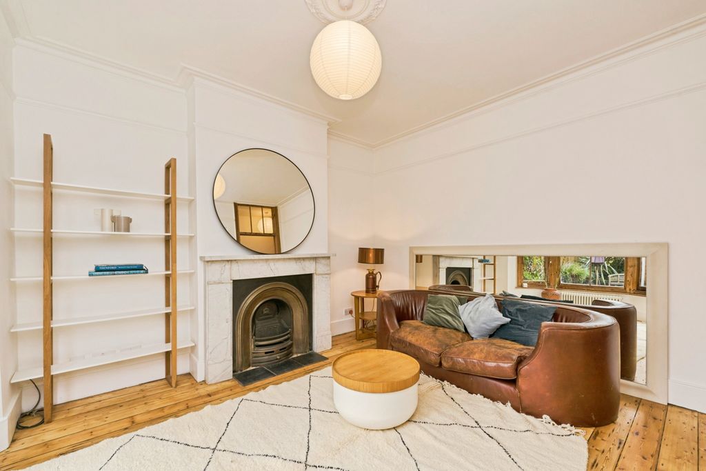 Property photo 3 of 20 1901888-04