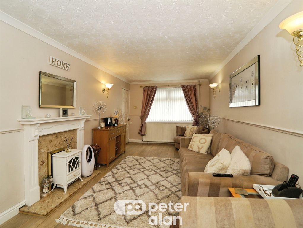 Property photo 3 of 32