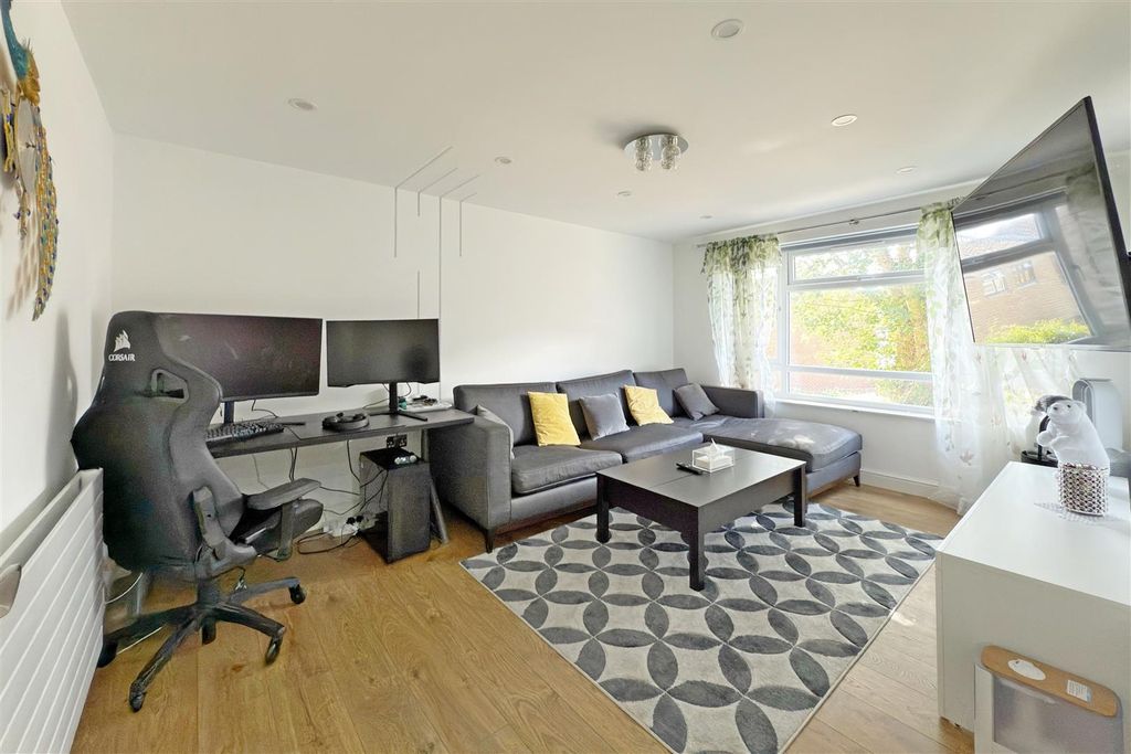 Property photo 3 of 8 Reception Room