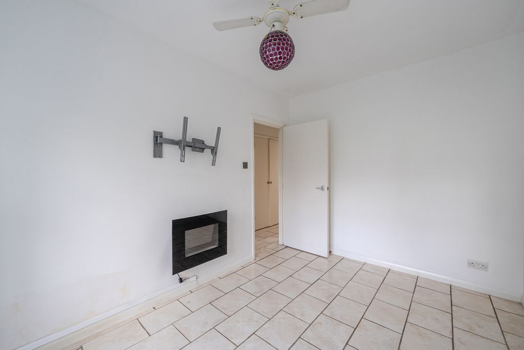 Property photo 3 of 9 1425784-6-69B0511...