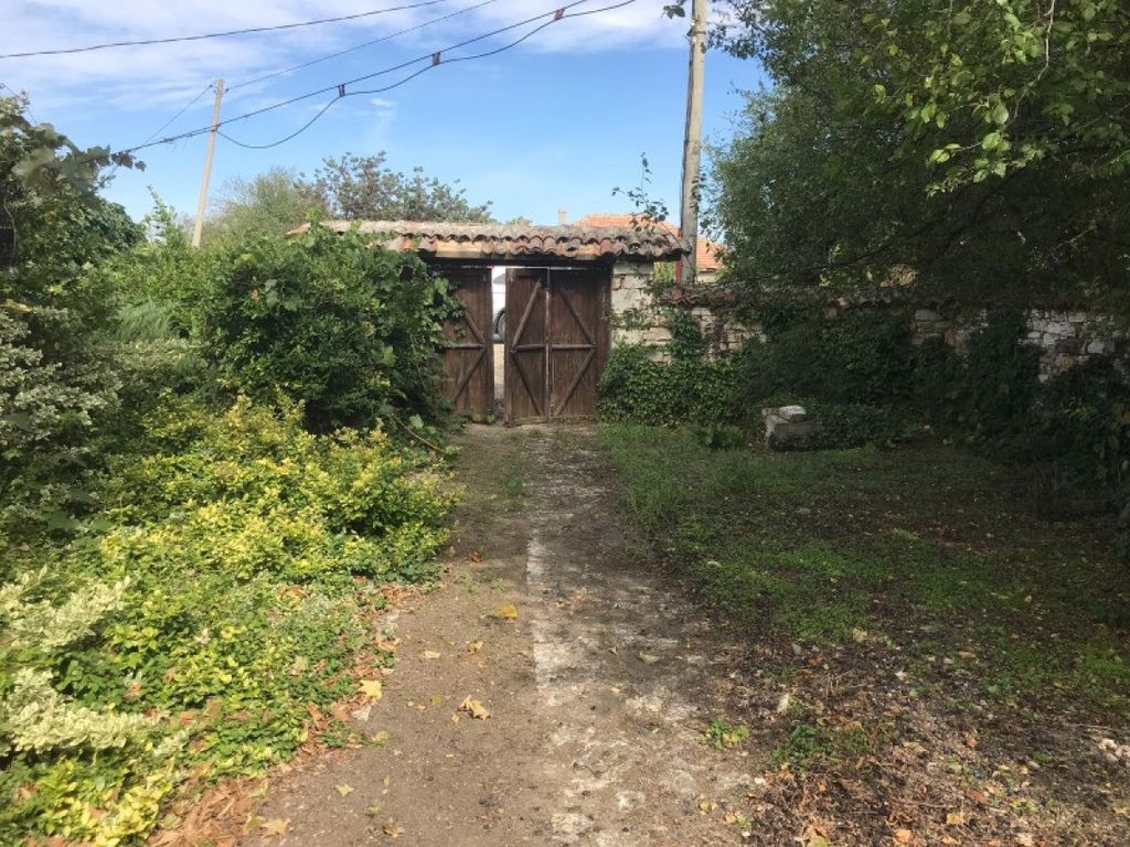 Property photo 2 of 6
