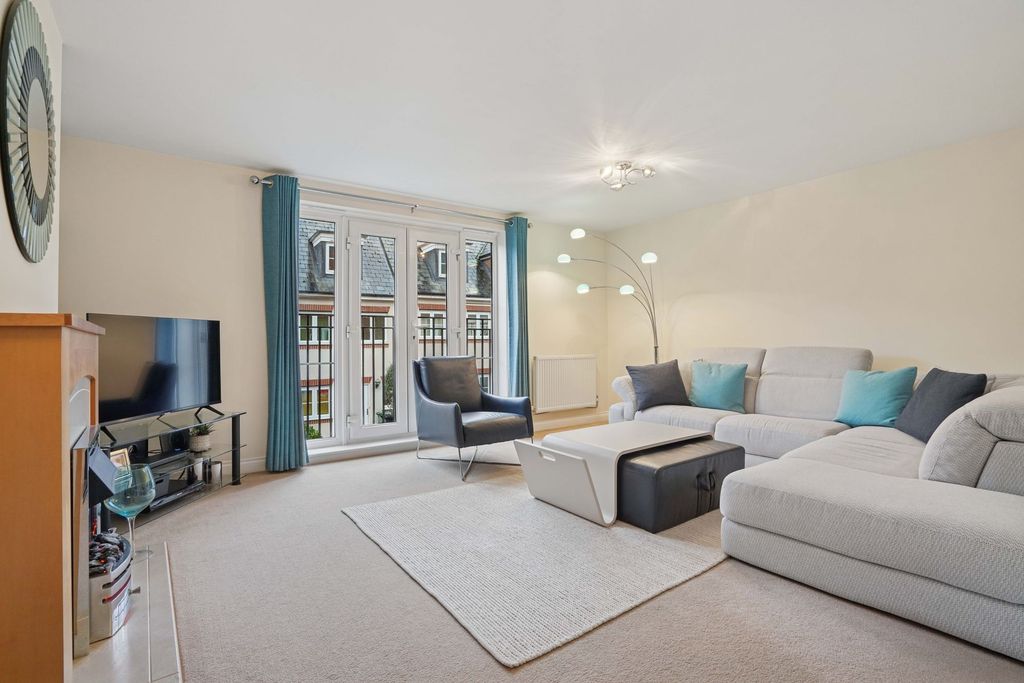 Property photo 3 of 17