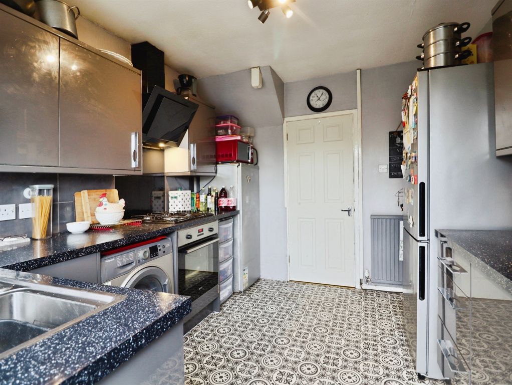 Property photo 2 of 17