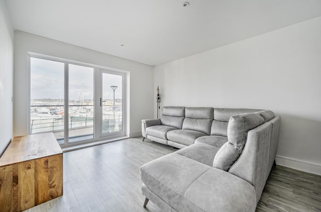 Property photo 3 of 11 1345977-16-68Adcc...