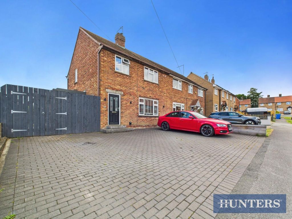 Property photo 1 of 16 Cam01450G0-Pr0232-Still020.Jpg