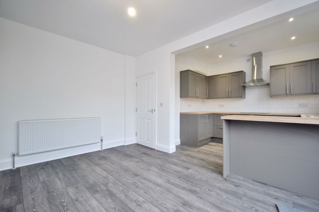 Property photo 2 of 11 Gallery