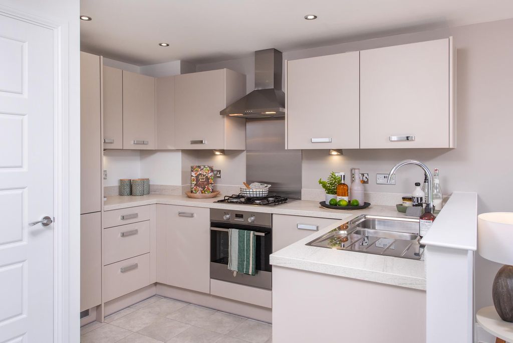 Property photo 2 of 10 Kitchen