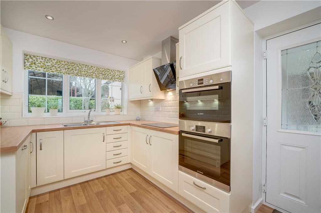 Property photo 3 of 15 Modern Kitchen