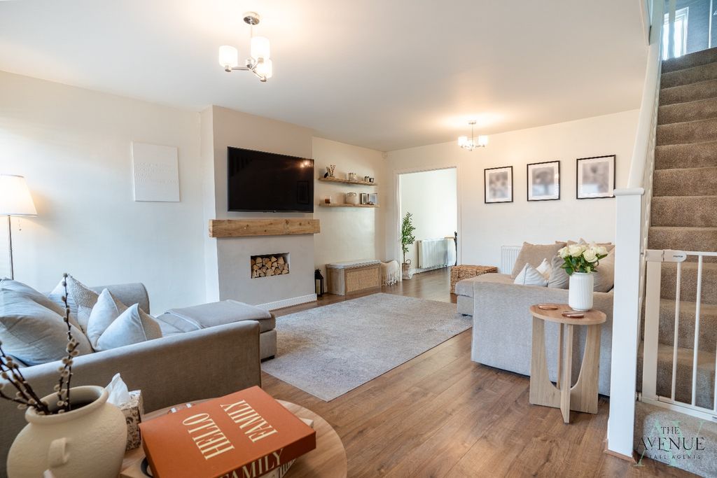 Property photo 2 of 18 4827623