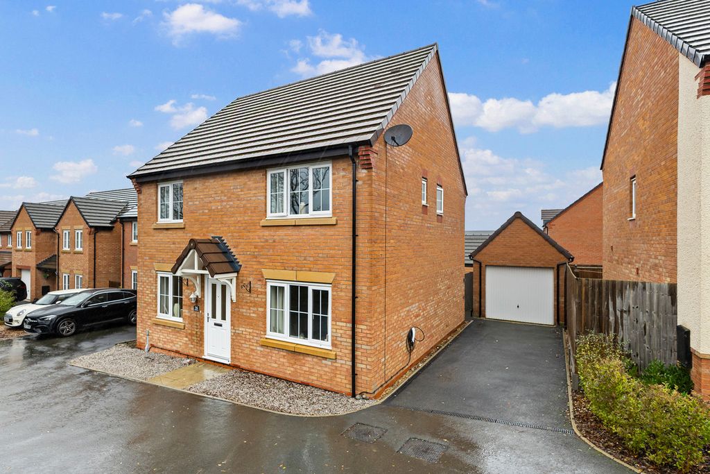 Property photo 1 of 31