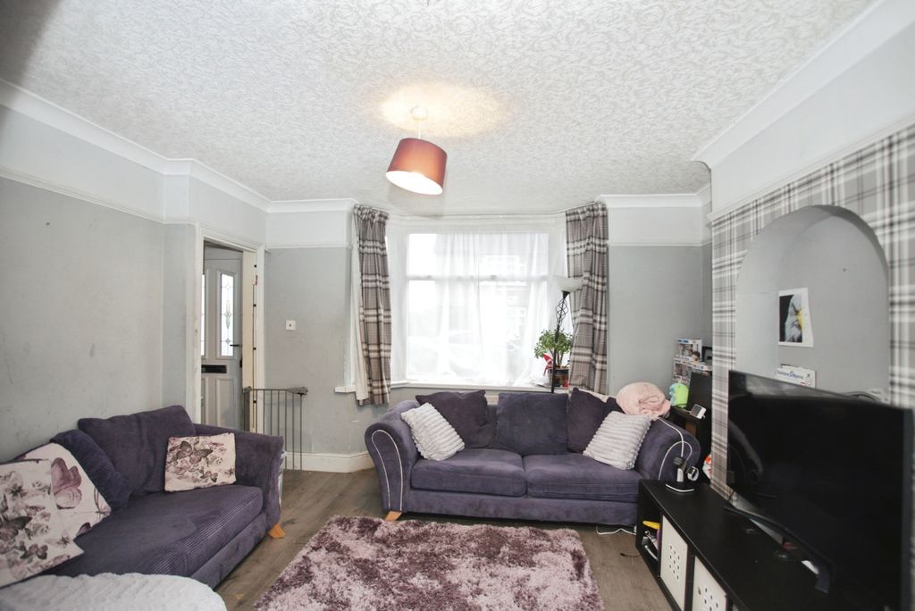 Property photo 3 of 20 Pbox-Img.Jpg