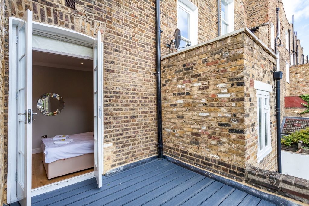 Property photo 3 of 8 Ockendon Road