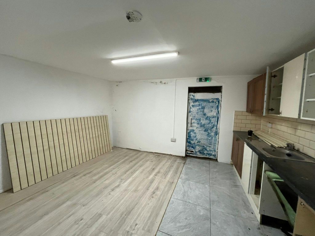 Property photo 3 of 7 1713c3B8-0cd0-40B2-91B9-A8921d9835F2.Jpg