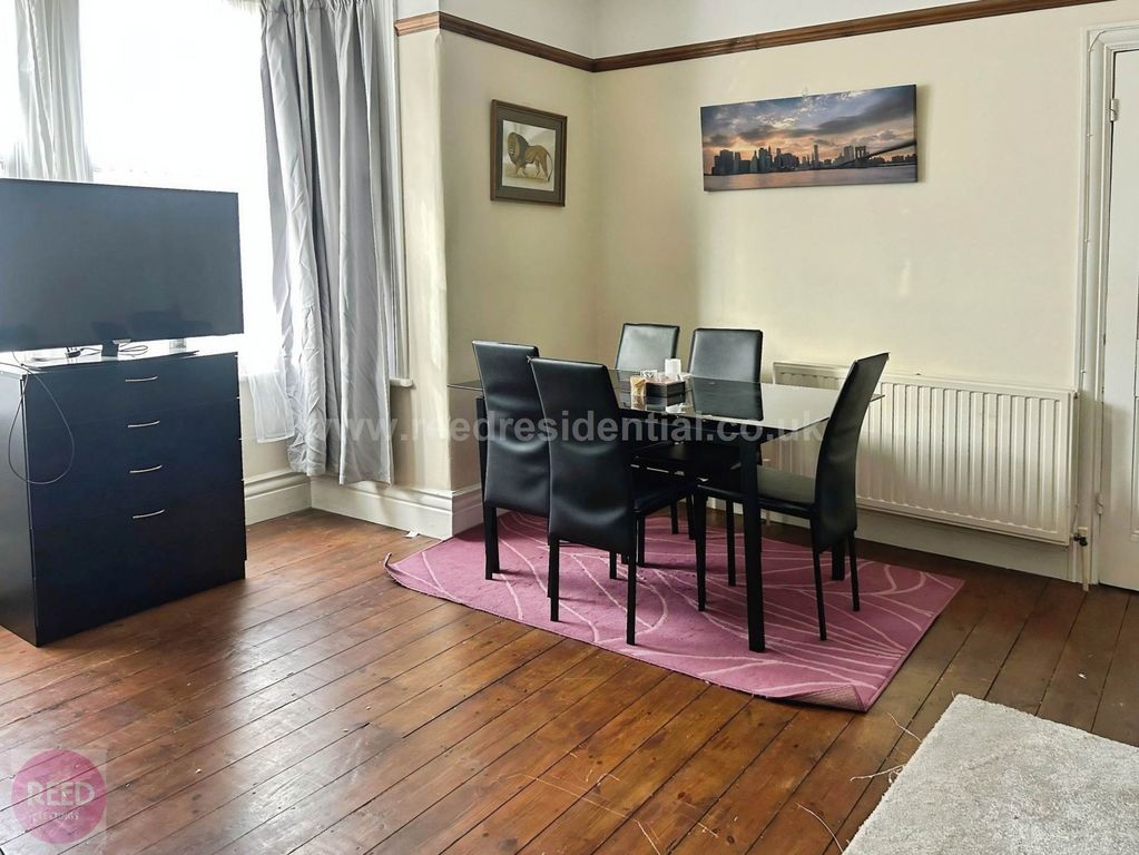 Property photo 3 of 27