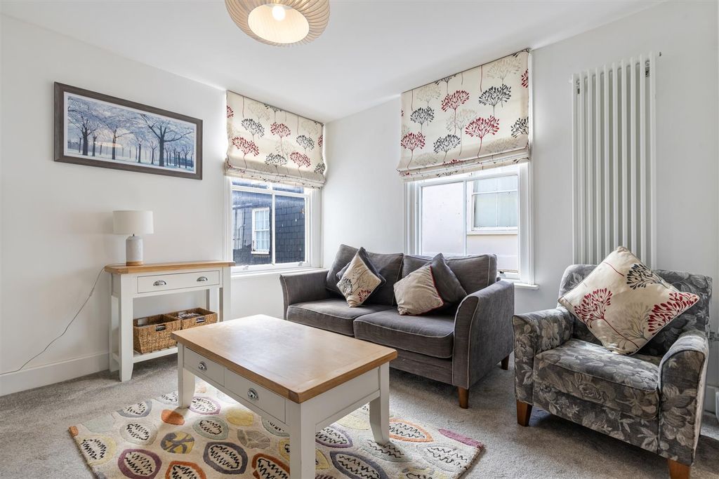 Property photo 3 of 11 A01 - 22 Foss Street Flat 1 - 250328.Jpg