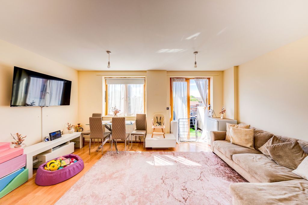 Property photo 1 of 24 A7S09801Hdr