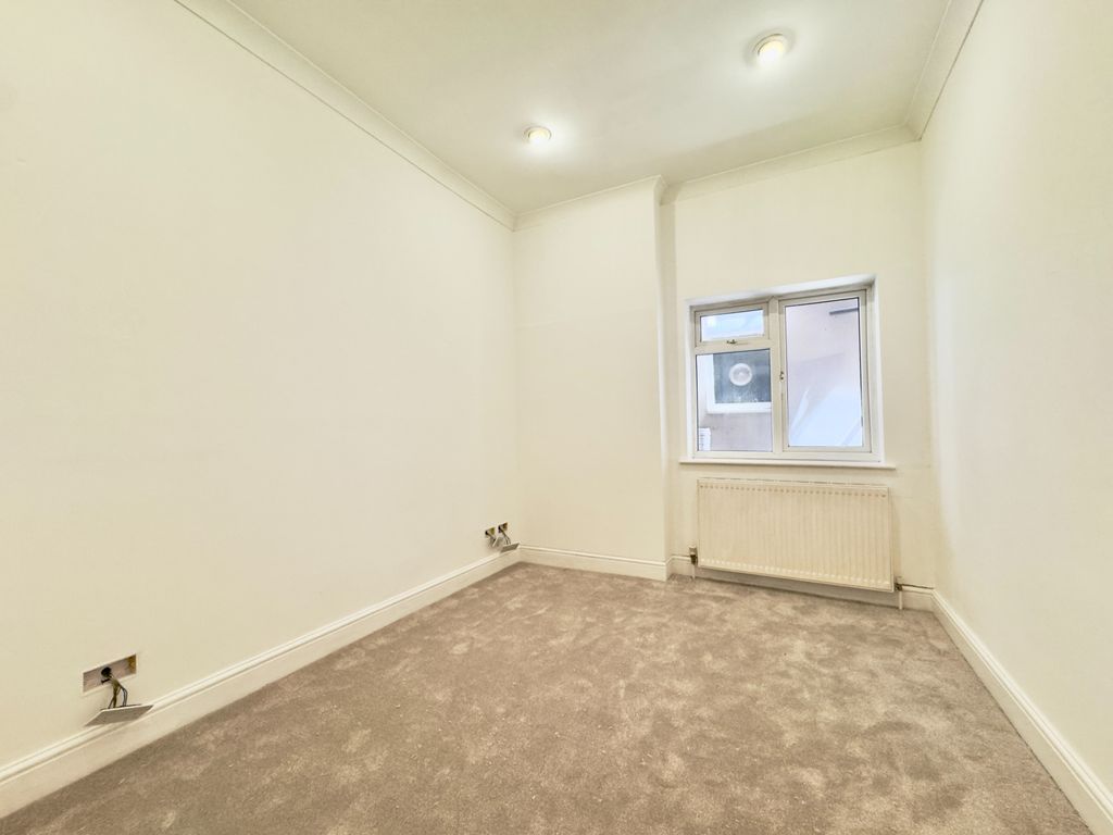 Property photo 3 of 14 Photo 12