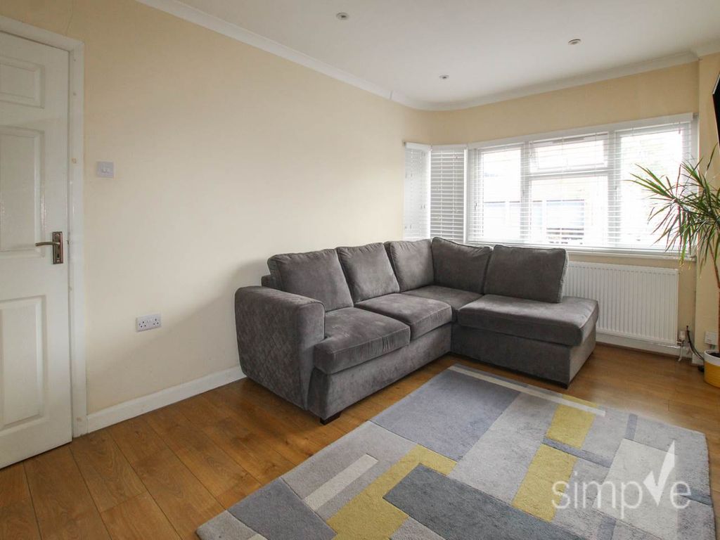 Property photo 3 of 11 Img_4888