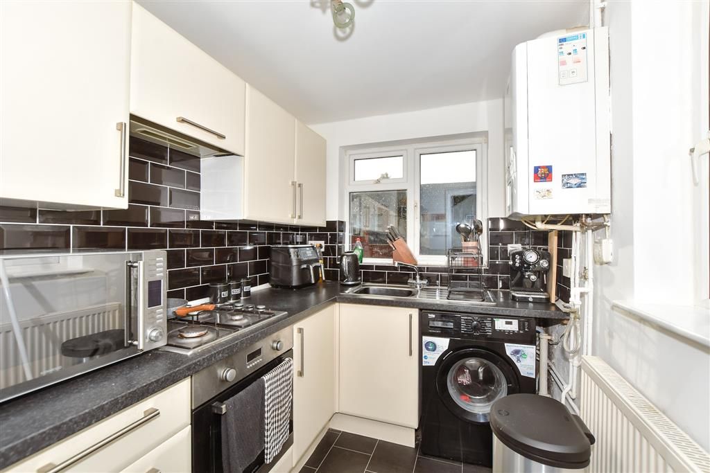 Property photo 1 of 8 Kitchen