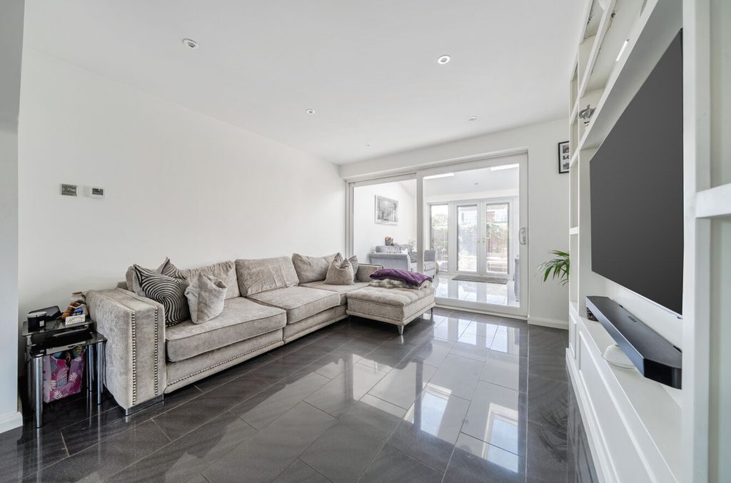 Property photo 3 of 12 1452694-6-69F1d14...