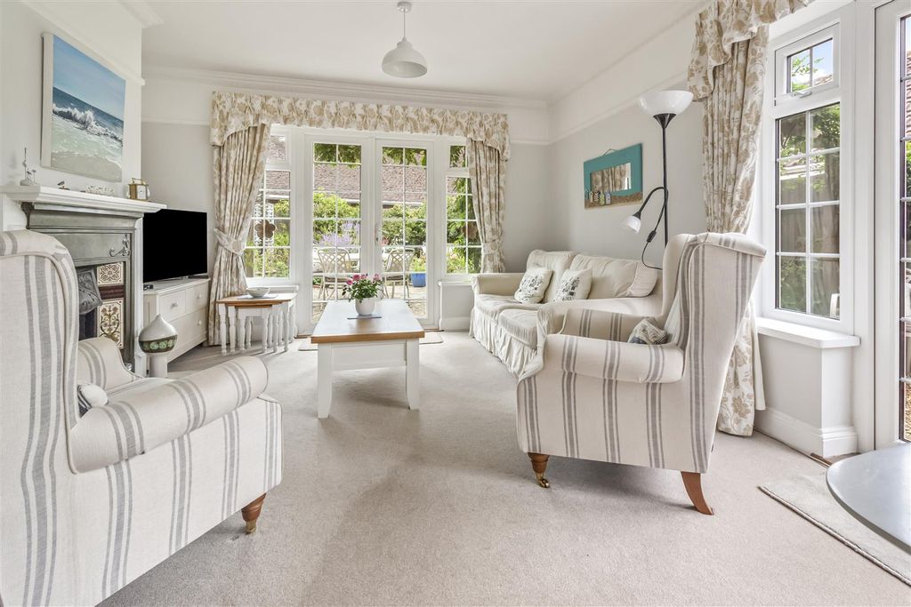 Property photo 2 of 29 45 Goring Way-013.Jpg